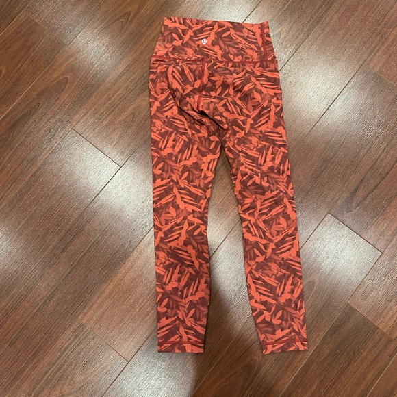 Red lululemon 25 Leggings - Picture 2 of 3